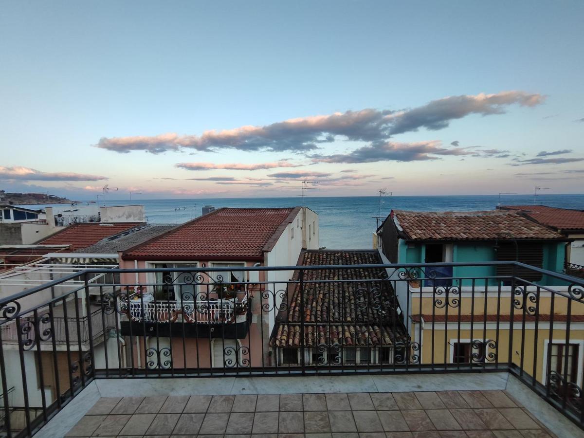 Sicily Travel Apartment'S 4 Giardini-Naxos Exterior foto